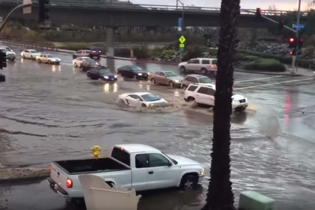 Video: This Lamborghini Driver Must Think His Car Is A Submarine!