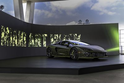 The Temerario Ad Personam's Crystal Paint livery is the result of 320 hours of graft.