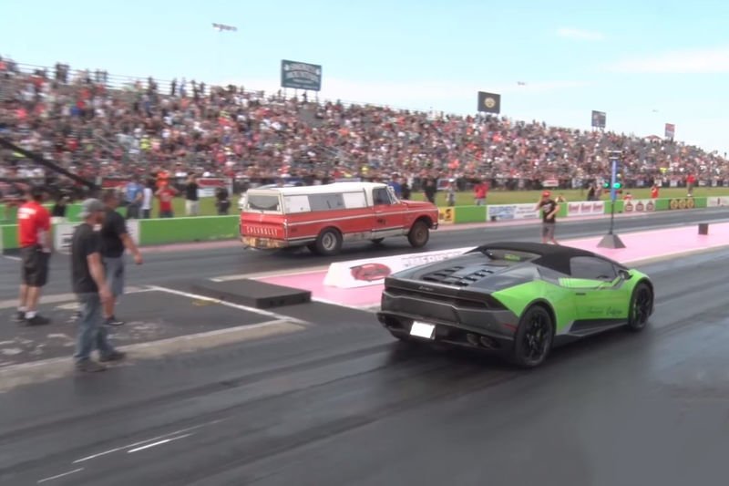 Video: Lamborghini Huracan Takes On The Infamous Farmtruck. Who Comes Out  On Top?