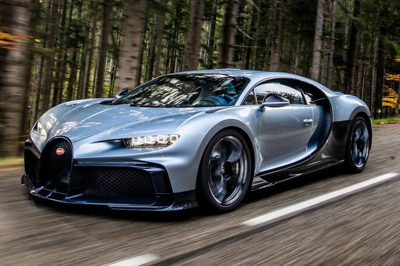 moederlijk katje Schepsel The Bugatti Chiron Profilée is a 1 of 1 hypercar headed to auction so  anyone has a chance to own it. Anyone extremely wealthy.